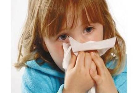 小孩咳嗽吃什么好的快?疫情期间咳嗽要去医院吗