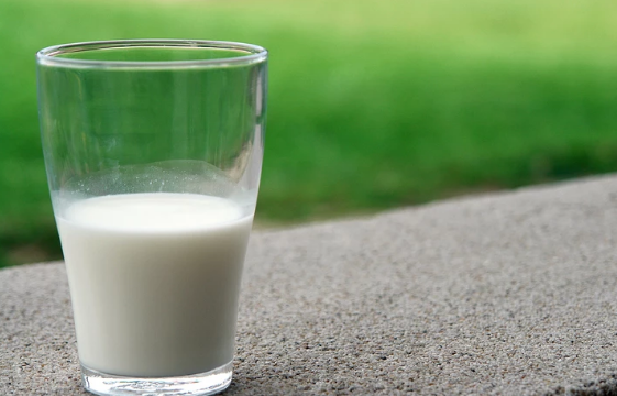 哺乳期多喝水会增加奶水量吗