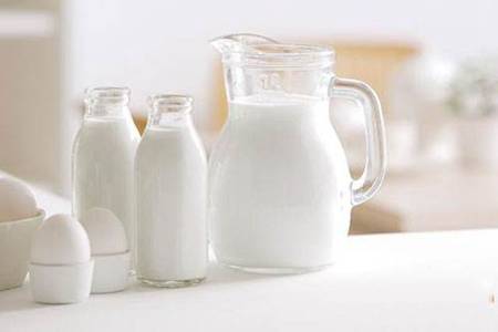 牛奶什么時候喝最好 三個時間段喝發揮牛奶的功效
