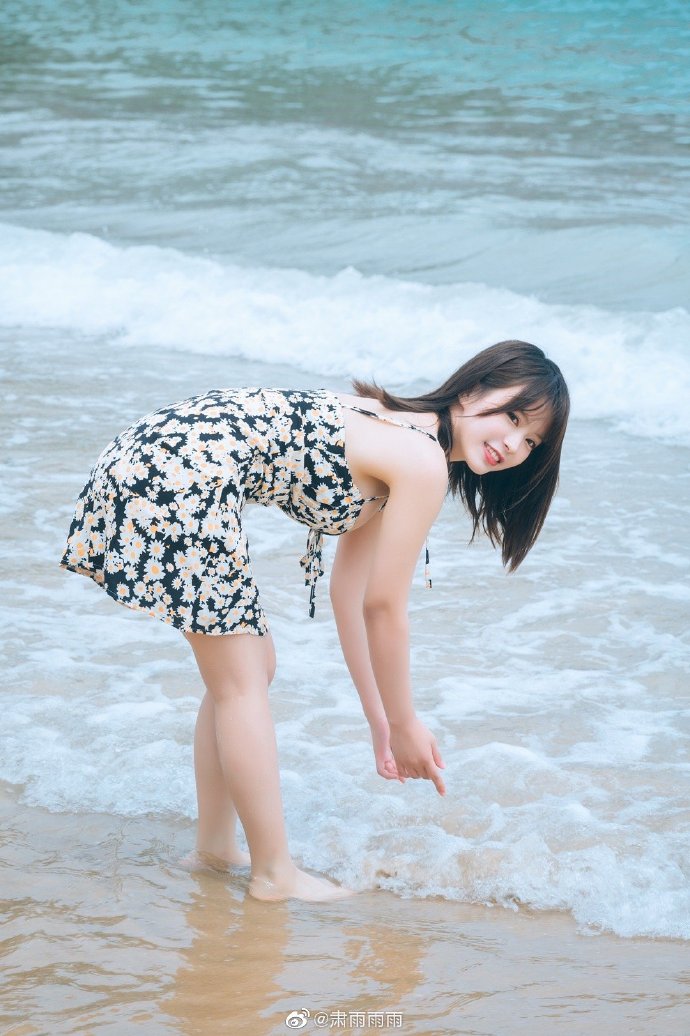 夏日清凉海边,肃雨雨雨美女性感撩人写真图片