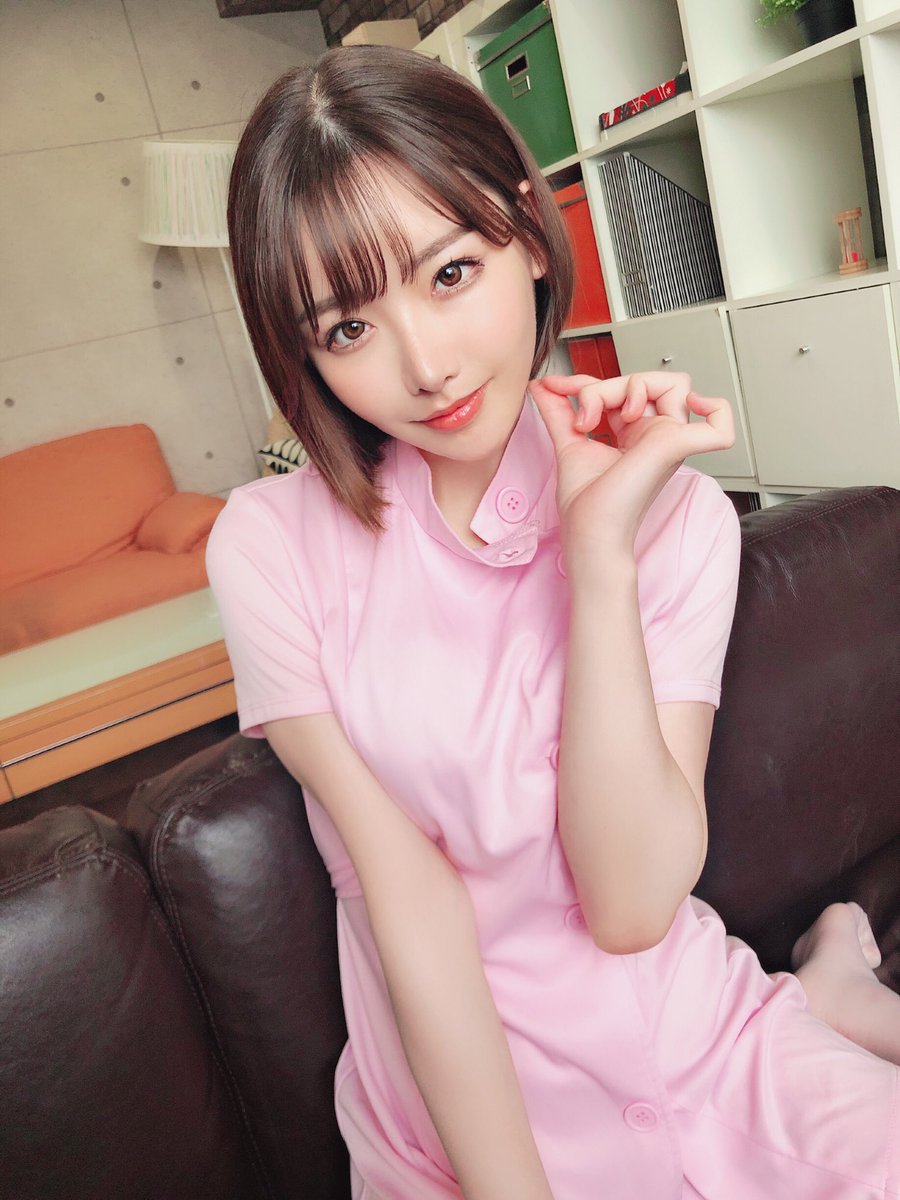 深田咏美（深田えいみ）多种作风 写真美图集：OL、护士服、旗袍内衣、眼镜娘等