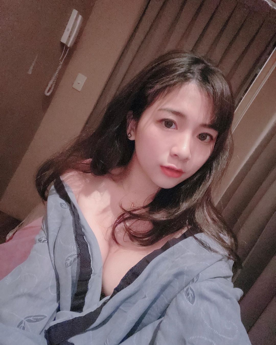 [FB网美]TIFFANY CHEN 甜美女孩身穿比基尼好撩人网友：求门